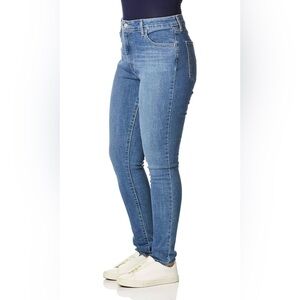 Levi's Women's 721 High Rise Skinny Jean | size 29 regular